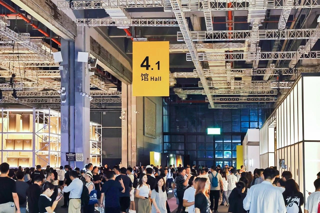 CIFF2025第56届上海家博会主办方报名【民用木器家具展】精准洞察并诠释了现代家居生活对品质的至高追求。